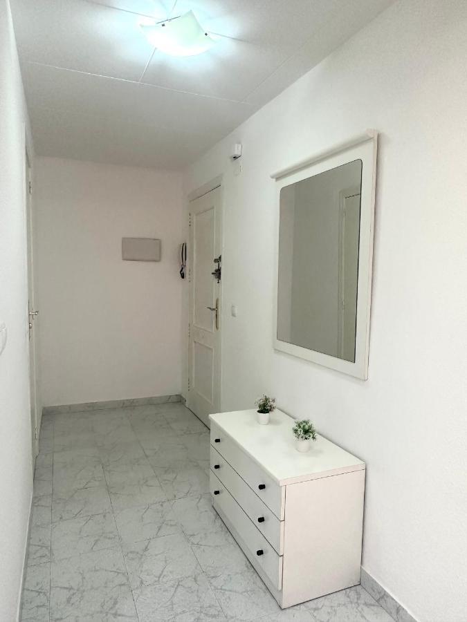 Estudio A 1 Minuto De La Playa Apartment ตอร์เรเวียคา ภายนอก รูปภาพ