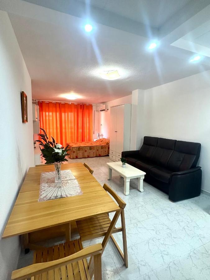 Estudio A 1 Minuto De La Playa Apartment ตอร์เรเวียคา ภายนอก รูปภาพ